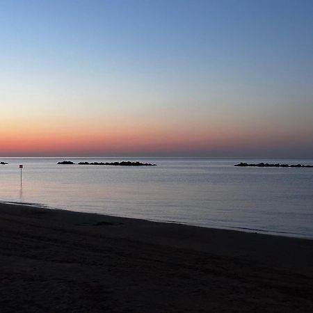 Le Ortensie In Centro E Vicino Al Mare เปสการา ภายนอก รูปภาพ